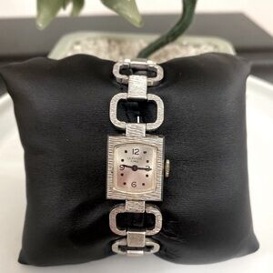 VINTAGE LA MARQUE 17 JEWELS WATCH